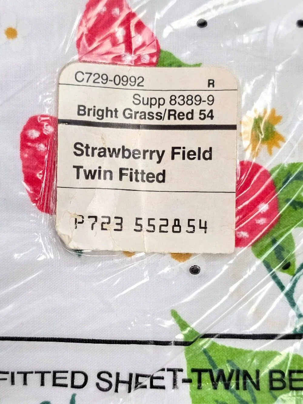 VTG 1970's JCPenney Twin Fitted Sheet | Strawberry Field Print | Percale